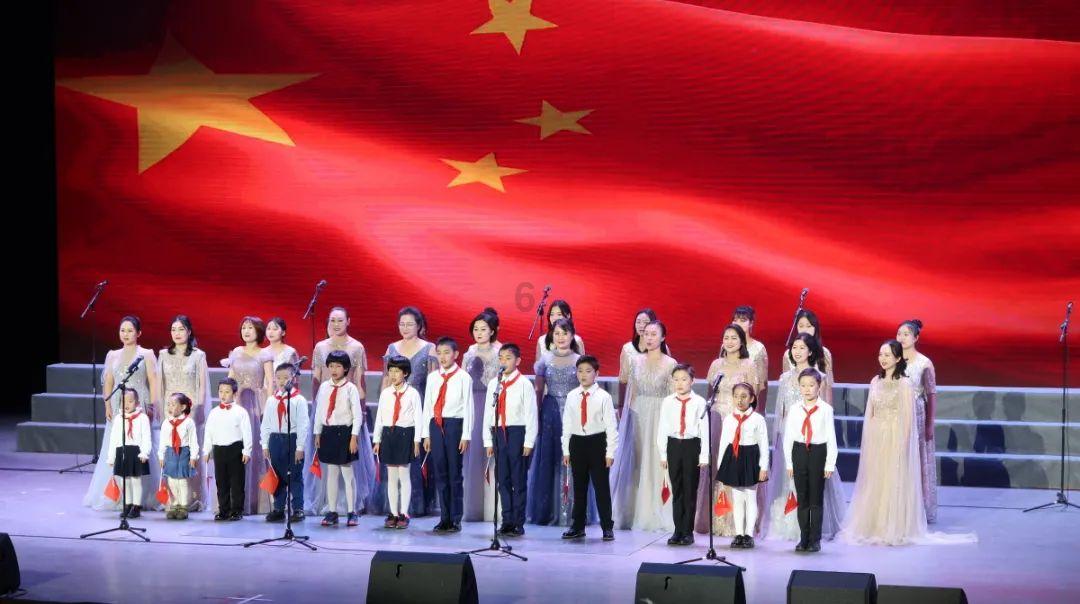 高校时尚女孩